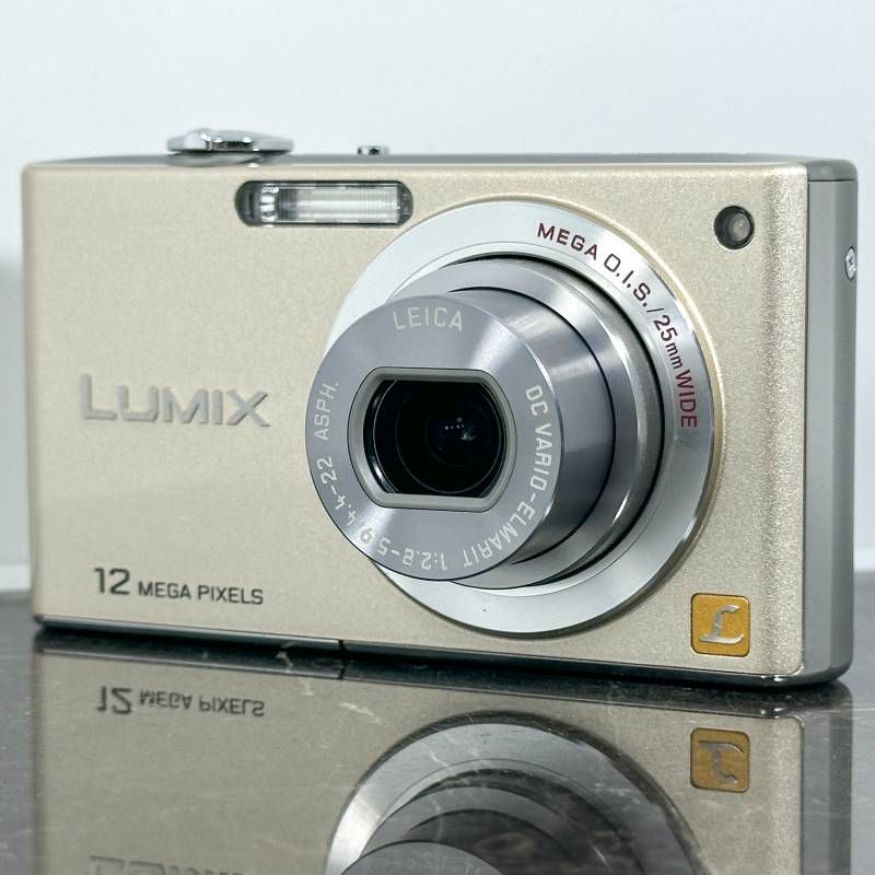 Panasonic パナソニック LUMIX DMC-FX40 ゴールド Panasonic LUMIX DMC-FX40 ゴールド - メルカリ