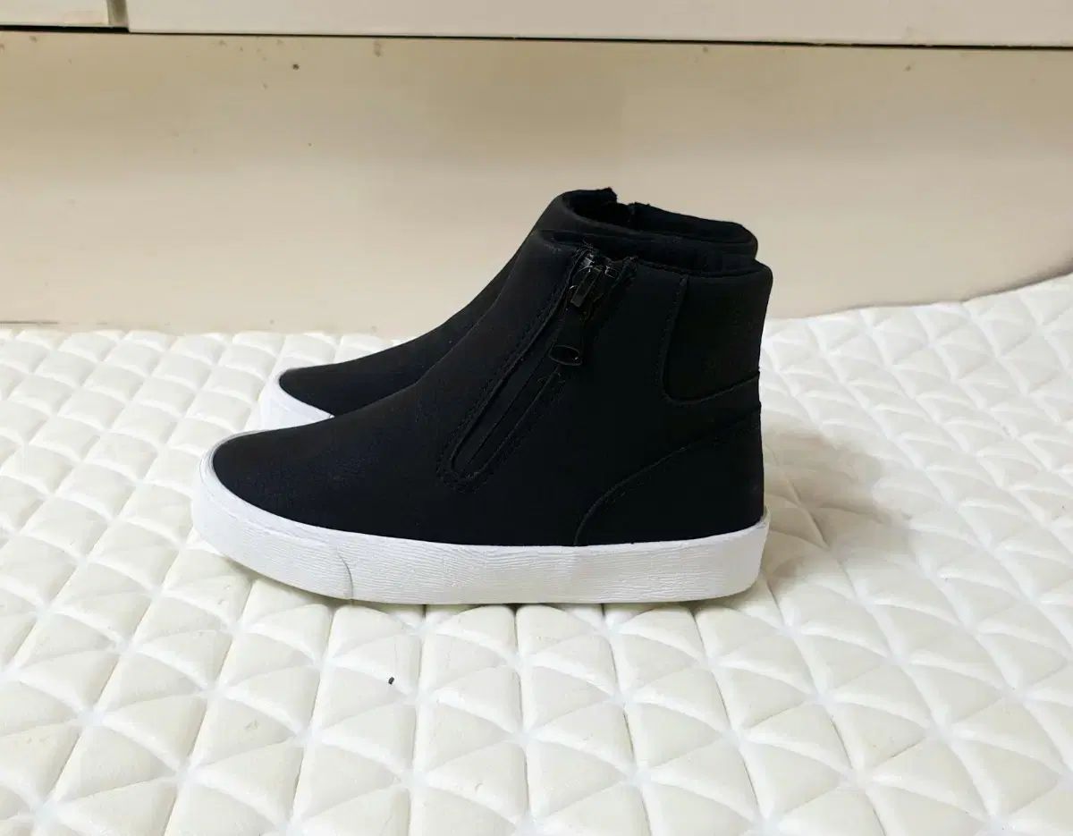 175 180 トゥイーン ZARA ザラ 靴 スニーカー キッズ 男児 女児