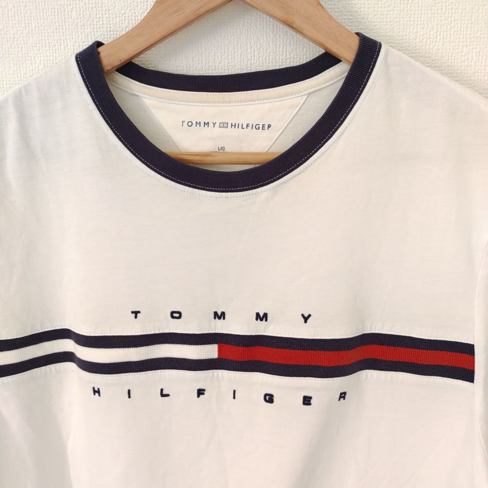 (^w^)b TOMMY HILFIGER トミーヒルフィガー C817836802 半袖 Tシャツ  ショートスリーブ 綿100％ ストリート カジュアル デイリー タウンユース アウトドア レジャー アメカジ キメカジ スポカジ ホワイト メンズ サイズL