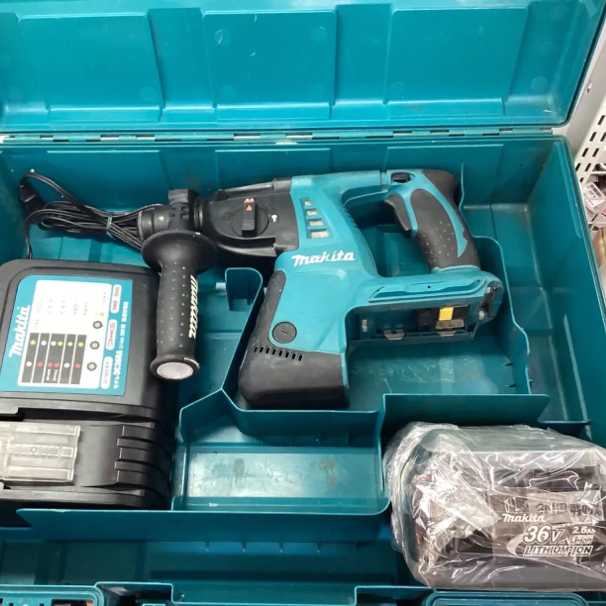 マキタ makita ハンマードリル HR262DRDX - novius-it.hu