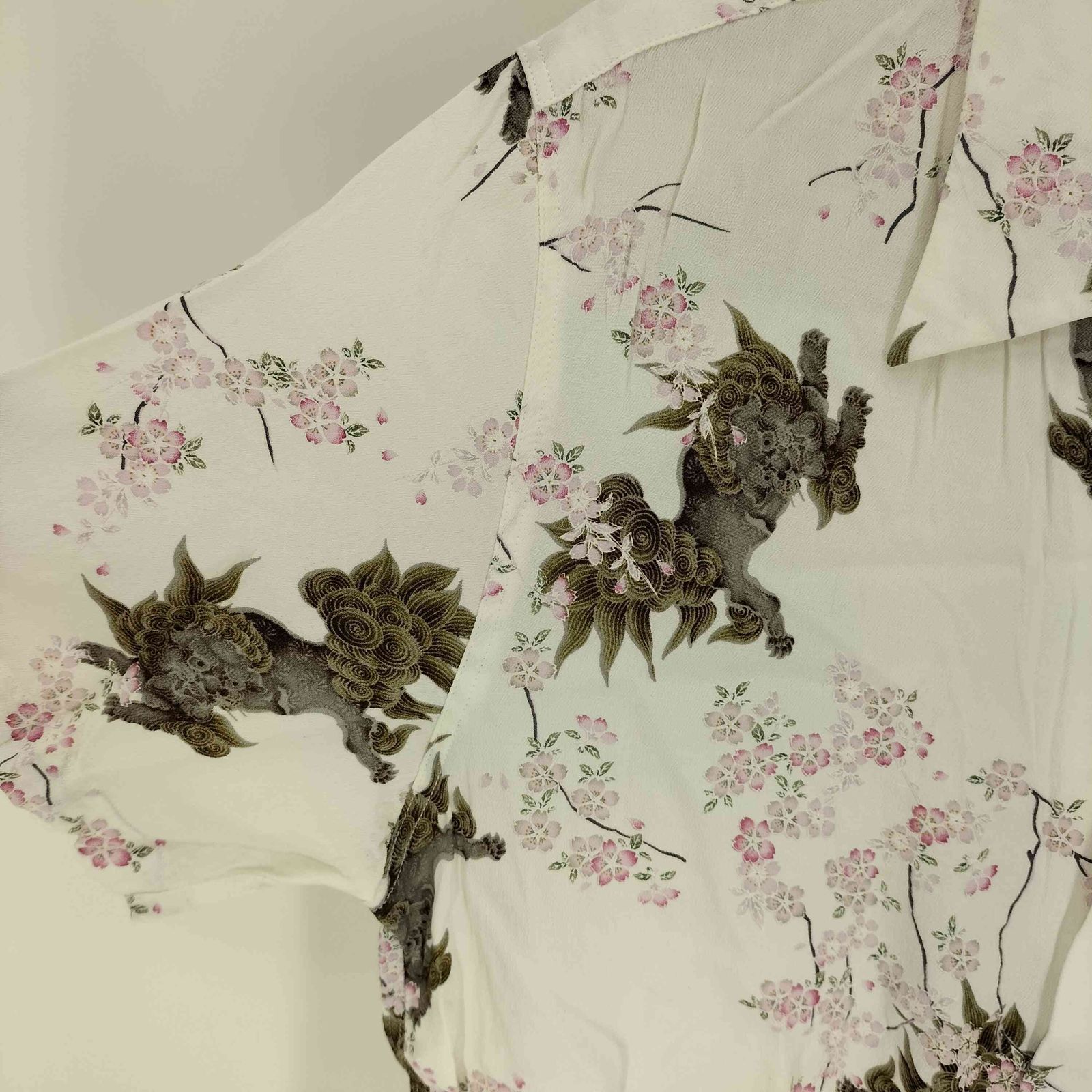 【アロハシャツ】和柄　ONIWASOTO 鬼は外　花柄　狛犬　レーヨン　古着 アロハシャツ】和柄 ONIWASOTO 鬼は外 花柄 狛犬 レーヨン 古着