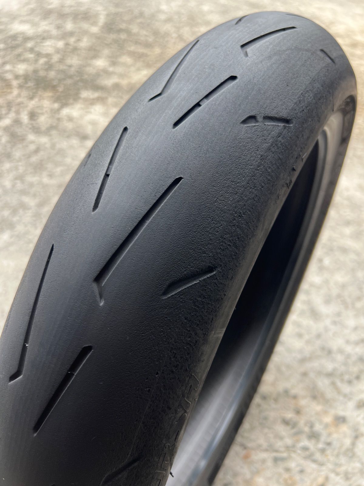 ピレリ　ロッソ4コルサ  120/70-17 新品未使用 PIRELLI ピレリ ディアブロロッソ4コルサ 120/70ZR17 180/55ZR17