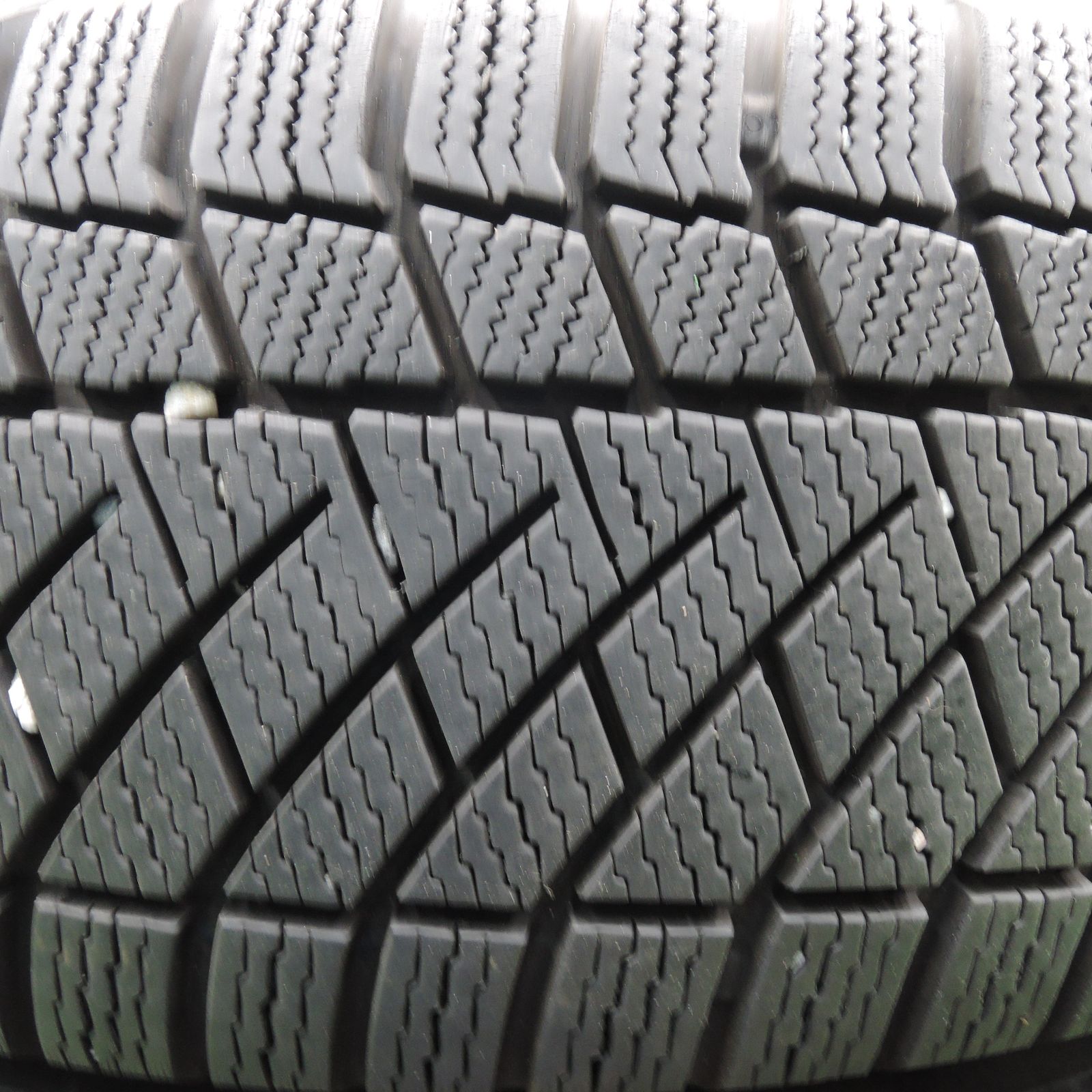 送料無料*バリ溝！9分☆スタッドレス 225/65R17 コンチネンタル コンチ 