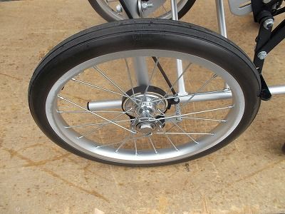 ノーパンクタイヤ