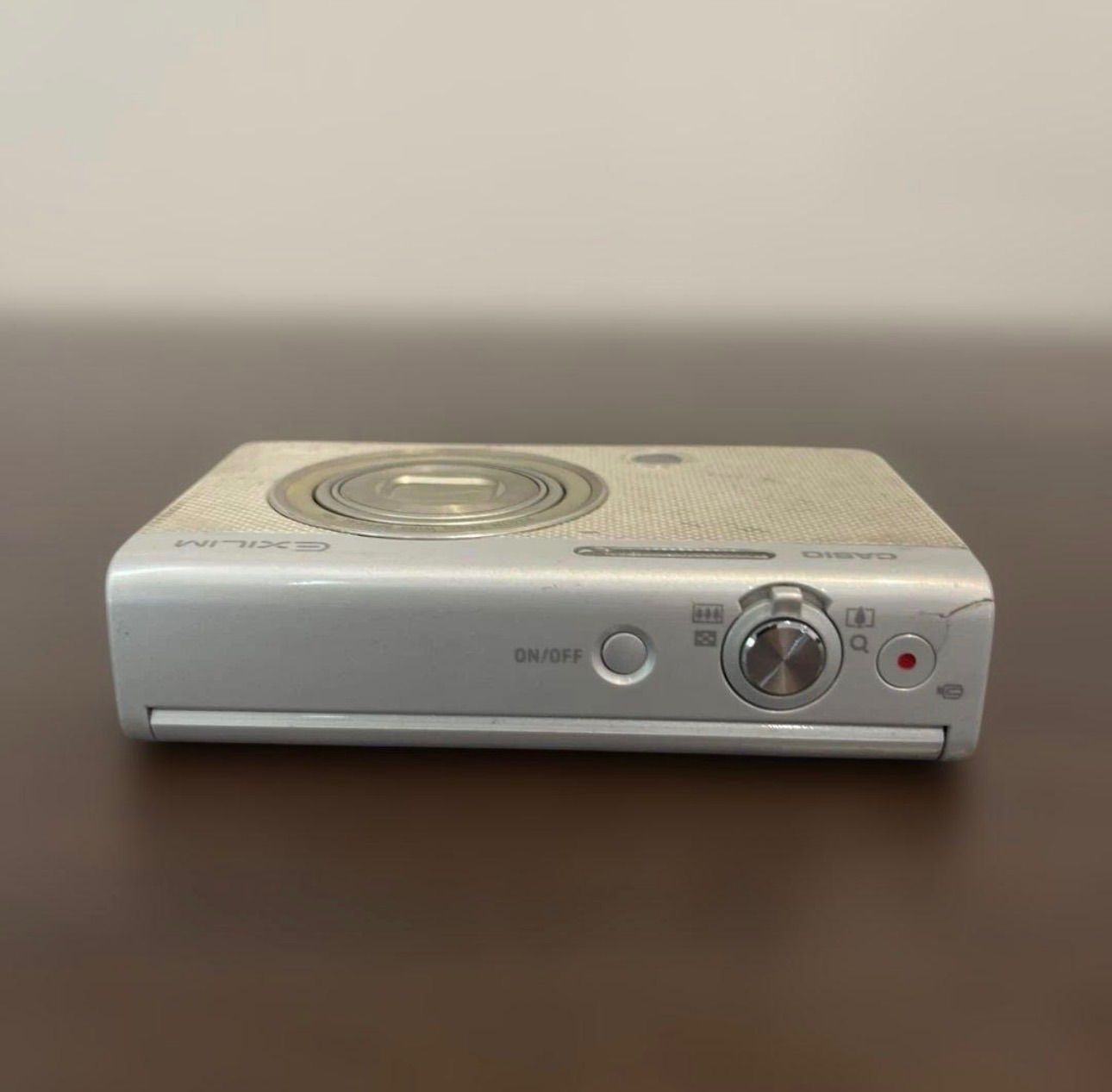 4723 CASIO カシオ EXILIM ZR70 ホワイト デジカメ カシオ HIGH SPEED EXILIM EX-ZR70WE [ホワイト] 価格比較 - 価格.com