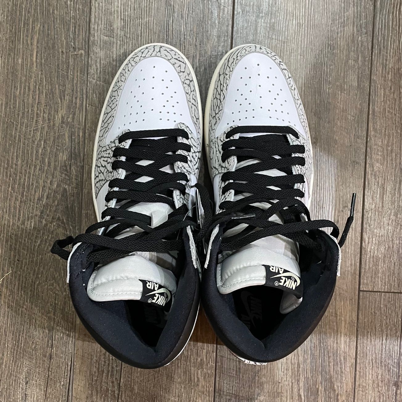 国内正規 新品 Nike Air Jordan 1 High OG White Cement DZ5485-052 