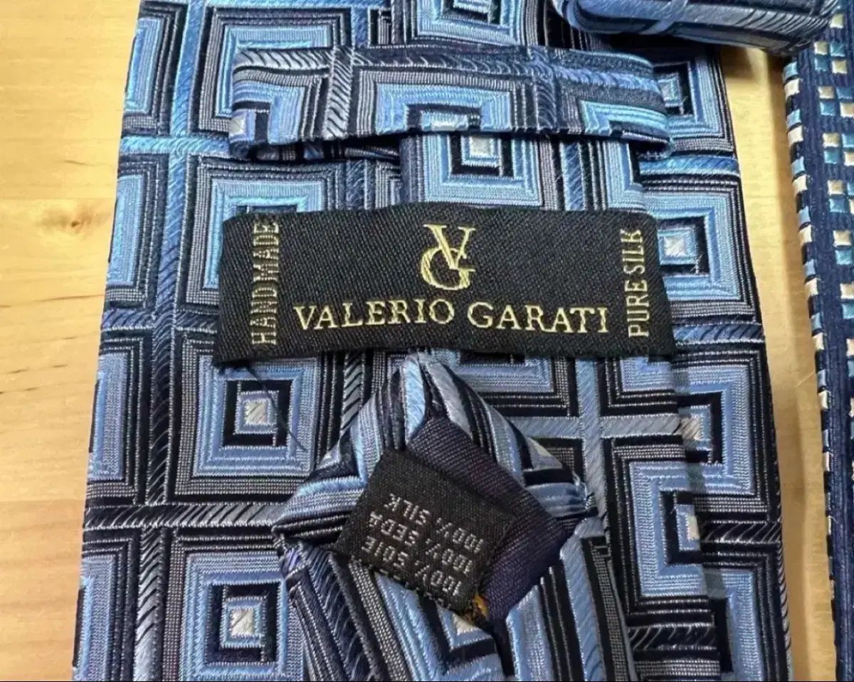 新品未使用】バーバリーロンドン ネクタイ チャコールグレー