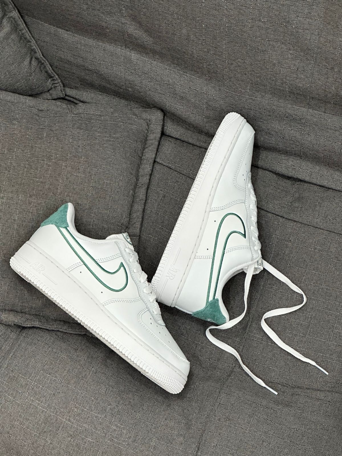 【NIKE】エア フォース 1 AIR FORCE 1 ’07 スニーカー ナイキ NIKE エア フォース 1 '07 LV8 AIR FORCE 1 '07 LV8