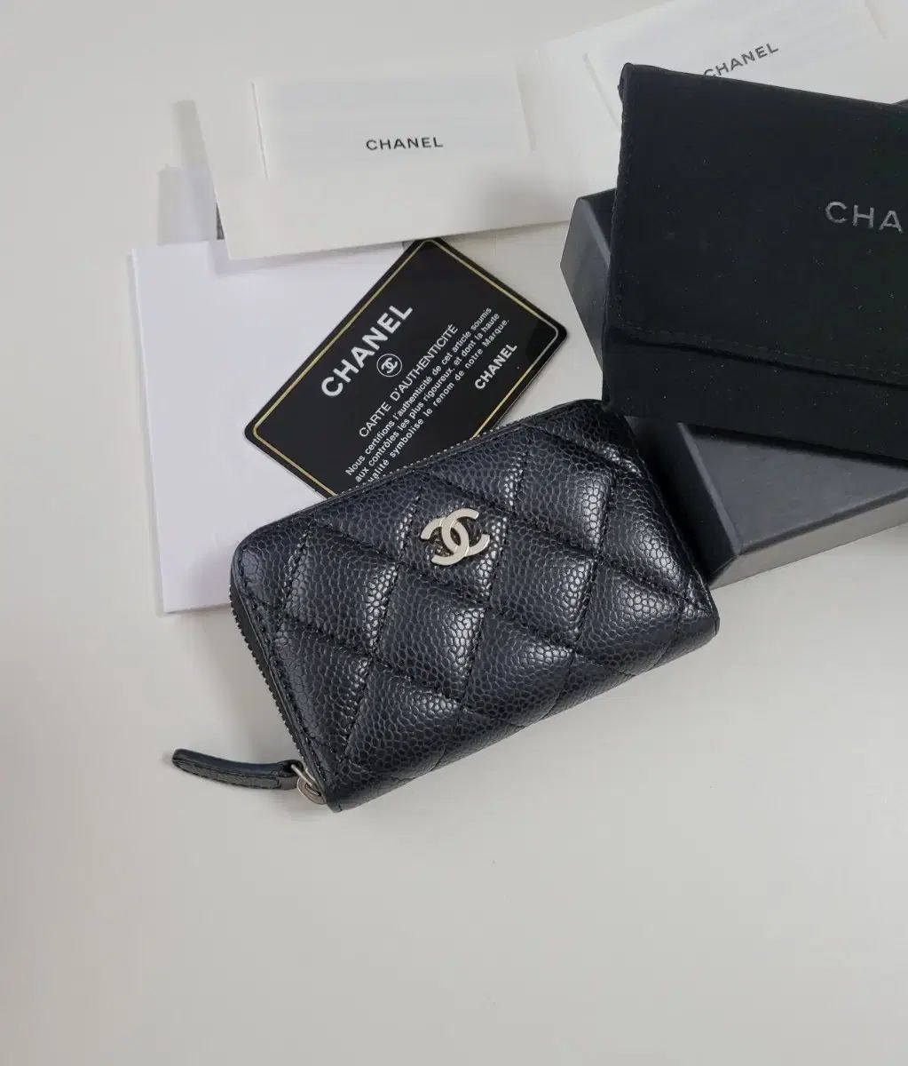 CHANEL キャビアクラシック シルバーCC カード財布 ヴィンテージ CHANEL キャビアクラシック シルバーCC カード財布 ヴィンテージ