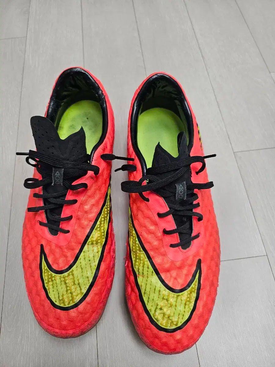 ハイパー ヴェノム 260 ファントム サッカーシューズ hg acc