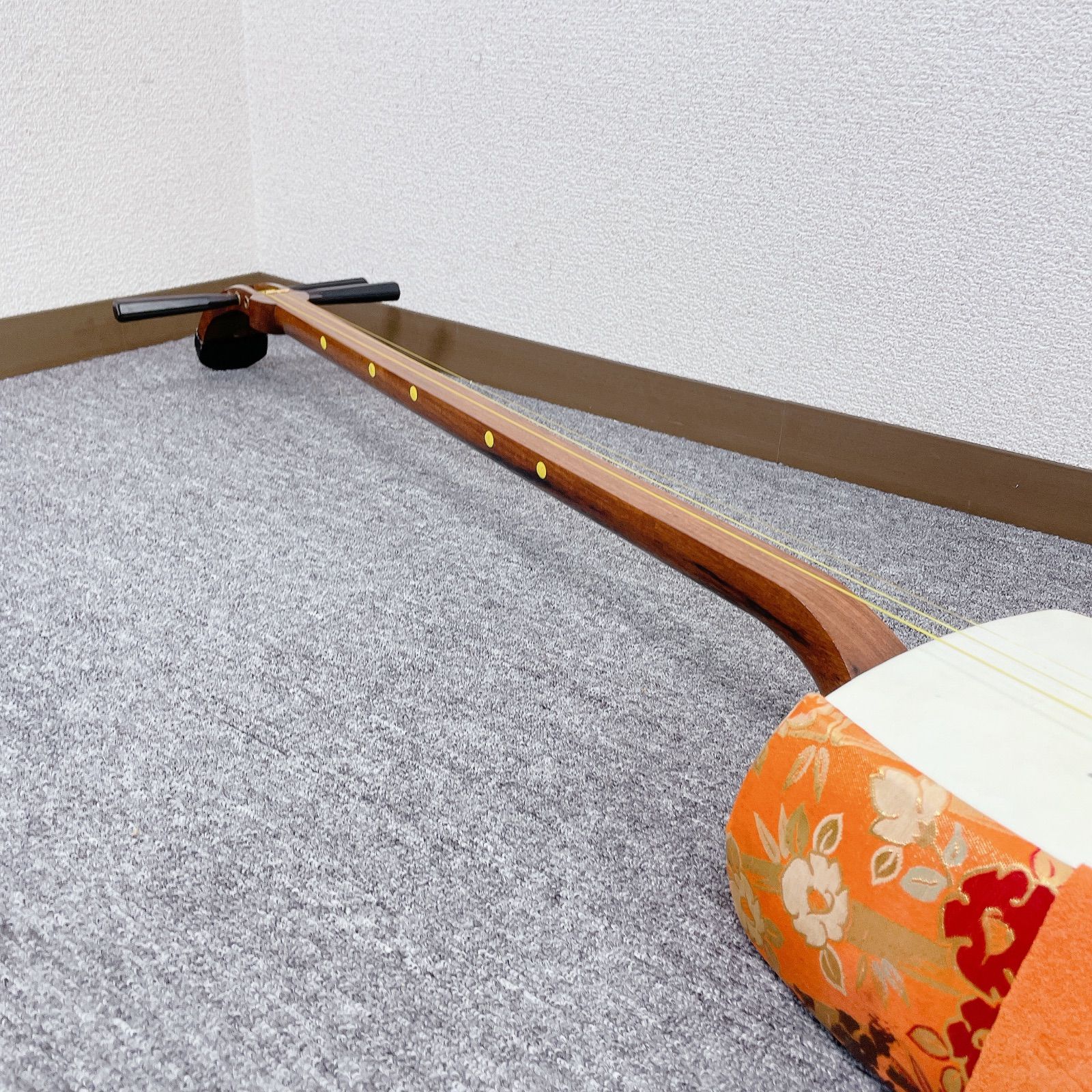 三味線 細棹 花梨 犬皮 丸打胴 平溝 和楽器 FINETRAVELGUIDE_COM