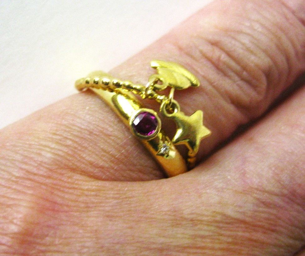 K18 18金リング指輪ルビー0.174ctダイヤ0.01ct星と土星ぶら下がり  