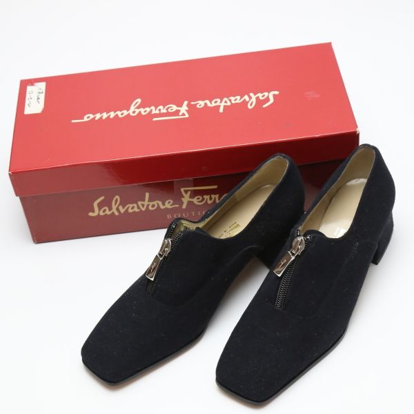 サルヴァトーレフェラガモ  ブーティ ブラック  Salvatore Ferragamo ファスナー付き フェルト チャンキーヒール サルヴァトーレフェラガモ ブーティ ブラック Salvatore Ferragamo