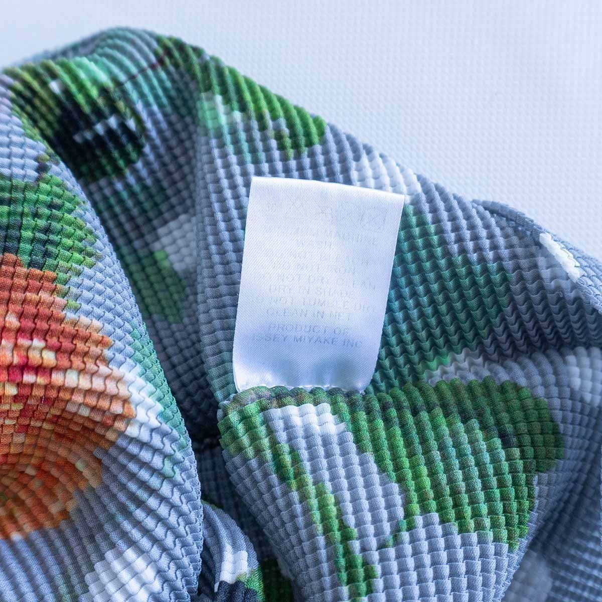 ☆極美品・希少・レア柄☆ me by  issey miyake カットソー M ☆極美品・希少・レア柄☆ me by issey miyake カットソー M
