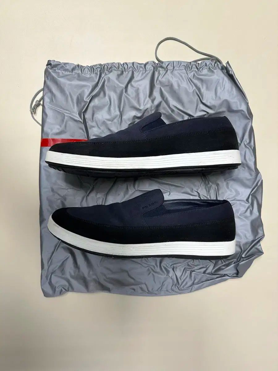 PRADA プラダ