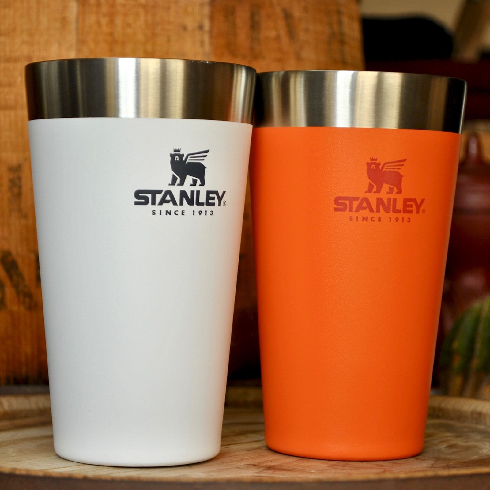 スタンレーSTANLEY 旧スタッキング真空パイント0.47L 2色セット ホワイト-旧オレンジ 保冷保温 真空断熱タンブラー ペア アウトドアキャンプ bbq ビール