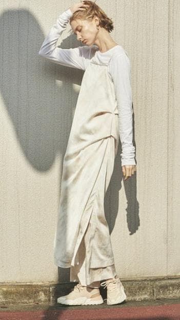 emmi セットアップ キャミワンピ パンツ 0 XS相当 ベージュ タイダイ