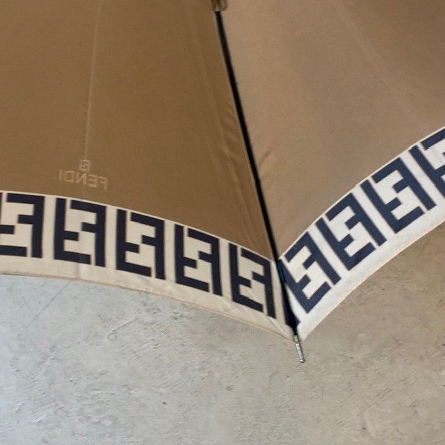 フェンディ FENDI ズッカ FF柄 アンブレラ 雨傘 ゴールド - メルカリ