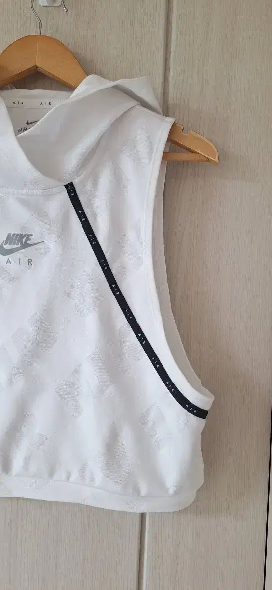 新品★ナイキ　カイガーベスト　ランニングベスト　L/XL 人気の贈り物が 新品☆ナイキ カイガーベスト ランニングベスト