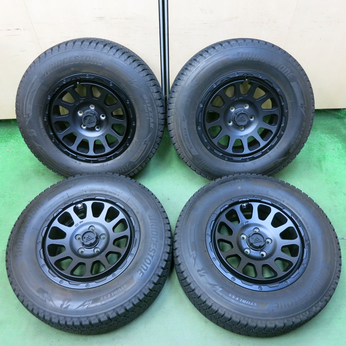 215/70/16 BRIDGESTONE（スタッドレス）4本セット スタッドレスタイヤ ブリヂストン ブリザック WZ-1 215⁄70R16 100Q