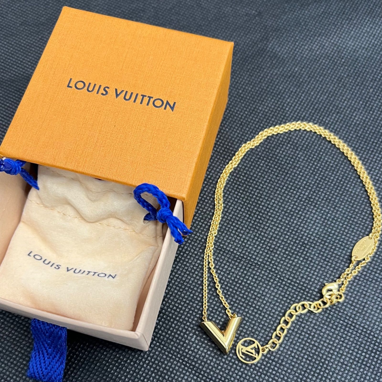 極美品】LOUIS VUITTON ルイヴィトン エッセンシャルV ネックレス 