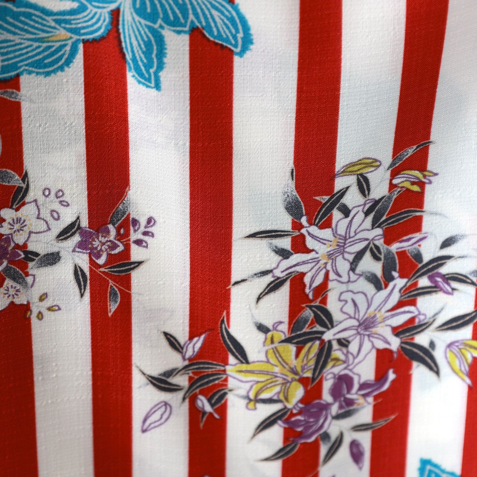 撫松庵 赤白ストライプ 浴衣 ピンクと白のストライプ 浴衣 百合 撫松庵