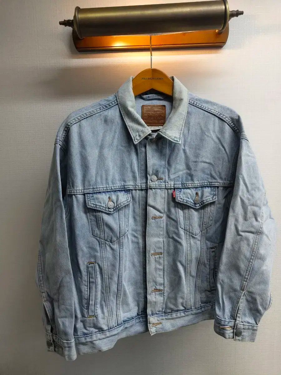 M ） LEVI'S(リーバイス) プレミアム 3 世帯 デニムジャケット 出品