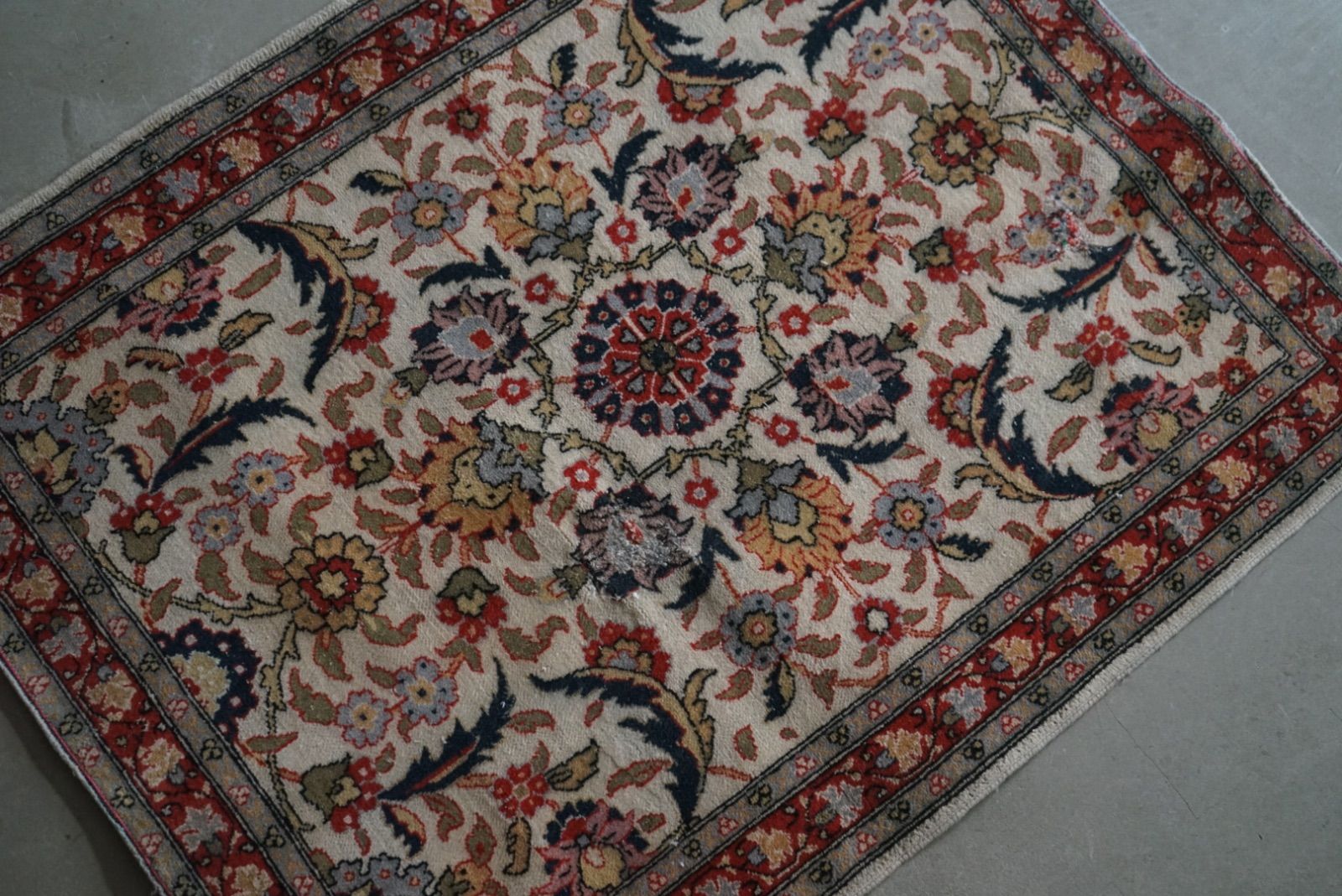 ヴィンテージラグ トルコ カイセリ 1960-1970年代 108 × 86 cm