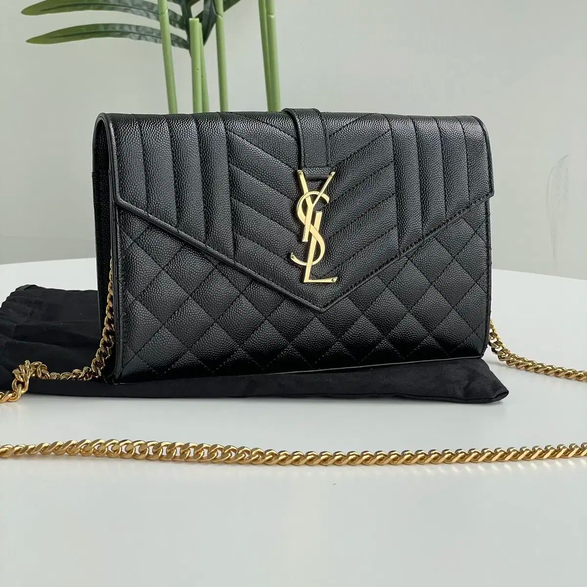 サンローラン エンベロープ チェーン ショルダーバッグ