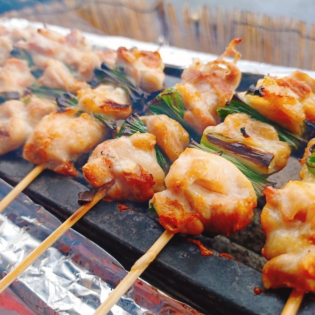 ねぎま 日鉄物産 炭火焼鶏ももねぎま串 400g(10本) | アミカ ネット