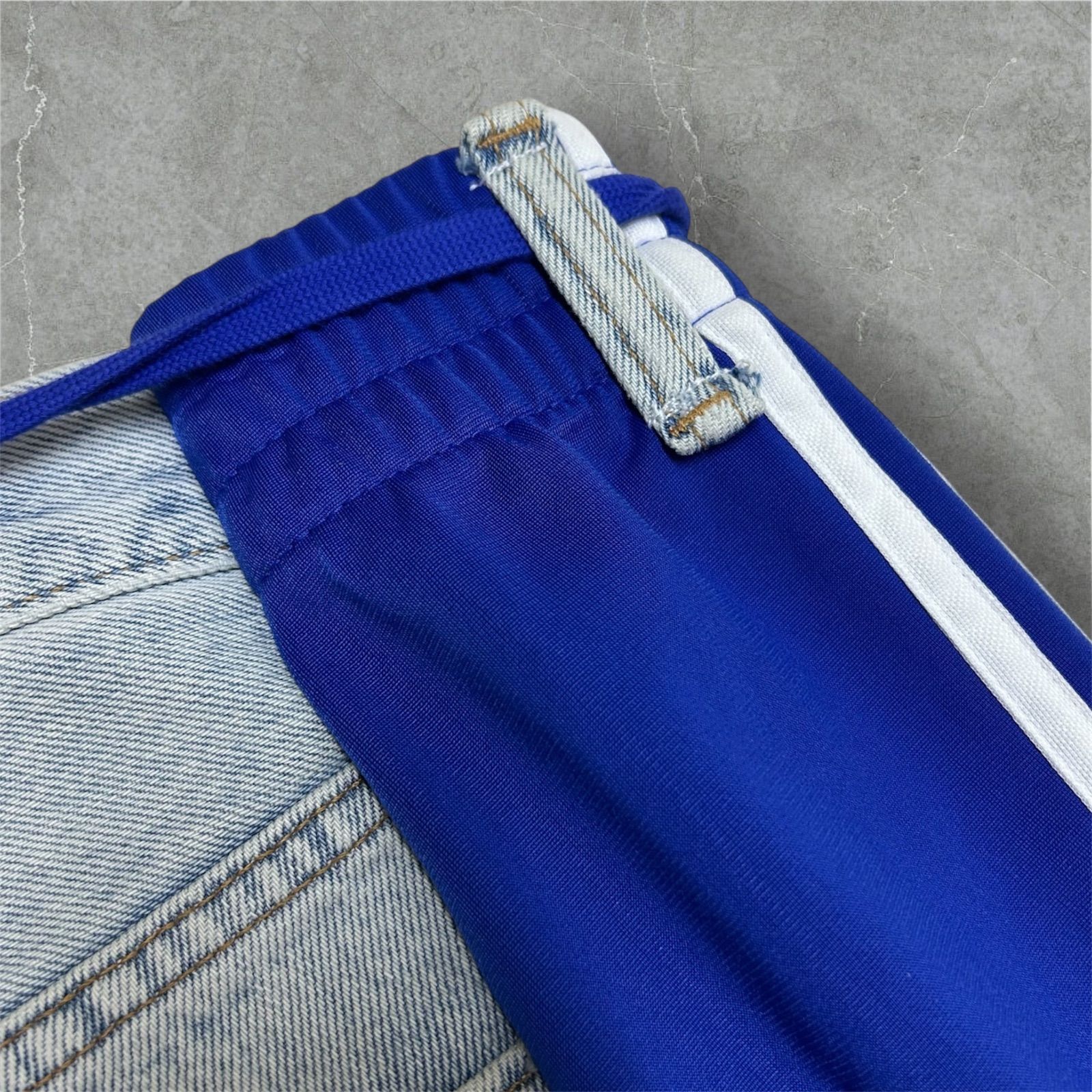 ■8.22 a68 リメイク ワイドデニム × トラックパンツ ドッキングパンツ adidas トラックパンツ ダメージデニムドッキング 再構築