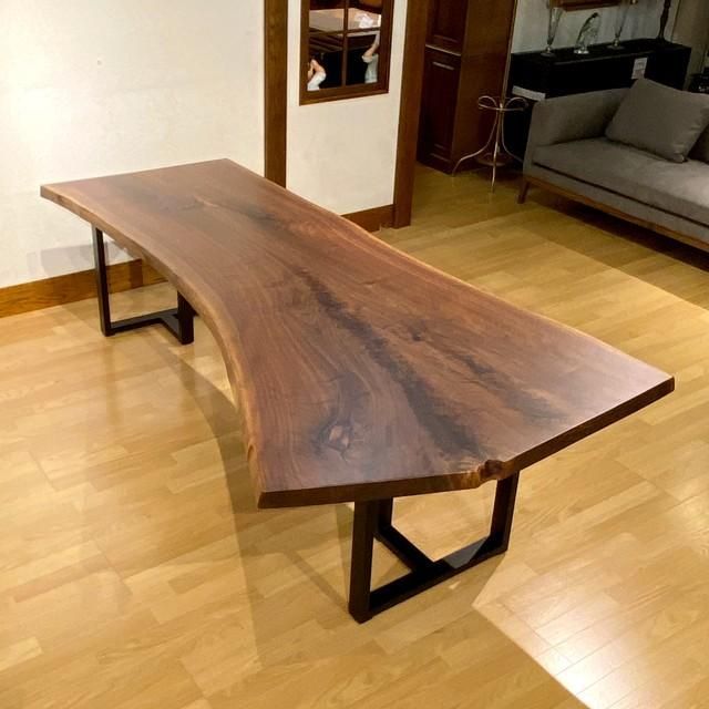 一枚板 ウォールナット ダイニングテーブル 天然木 テーブル ウォールナットのダイニングテーブル]の紹介。一枚板テーブル、無垢の