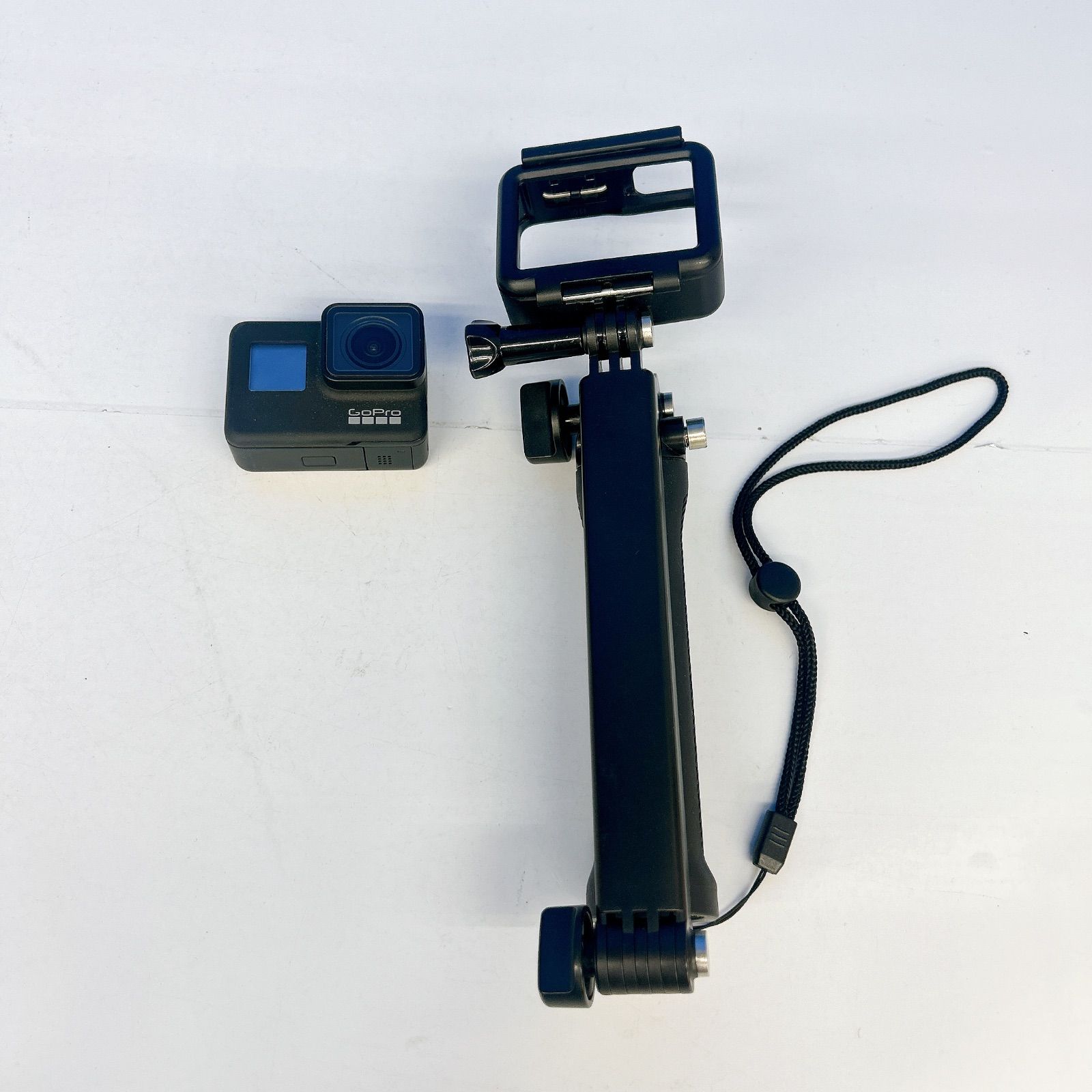 ÷ 通電 済 動作未 GoPro HERO 7 BLACKアクションカメラ 本体 ハンドグリップ付き カメラ 2