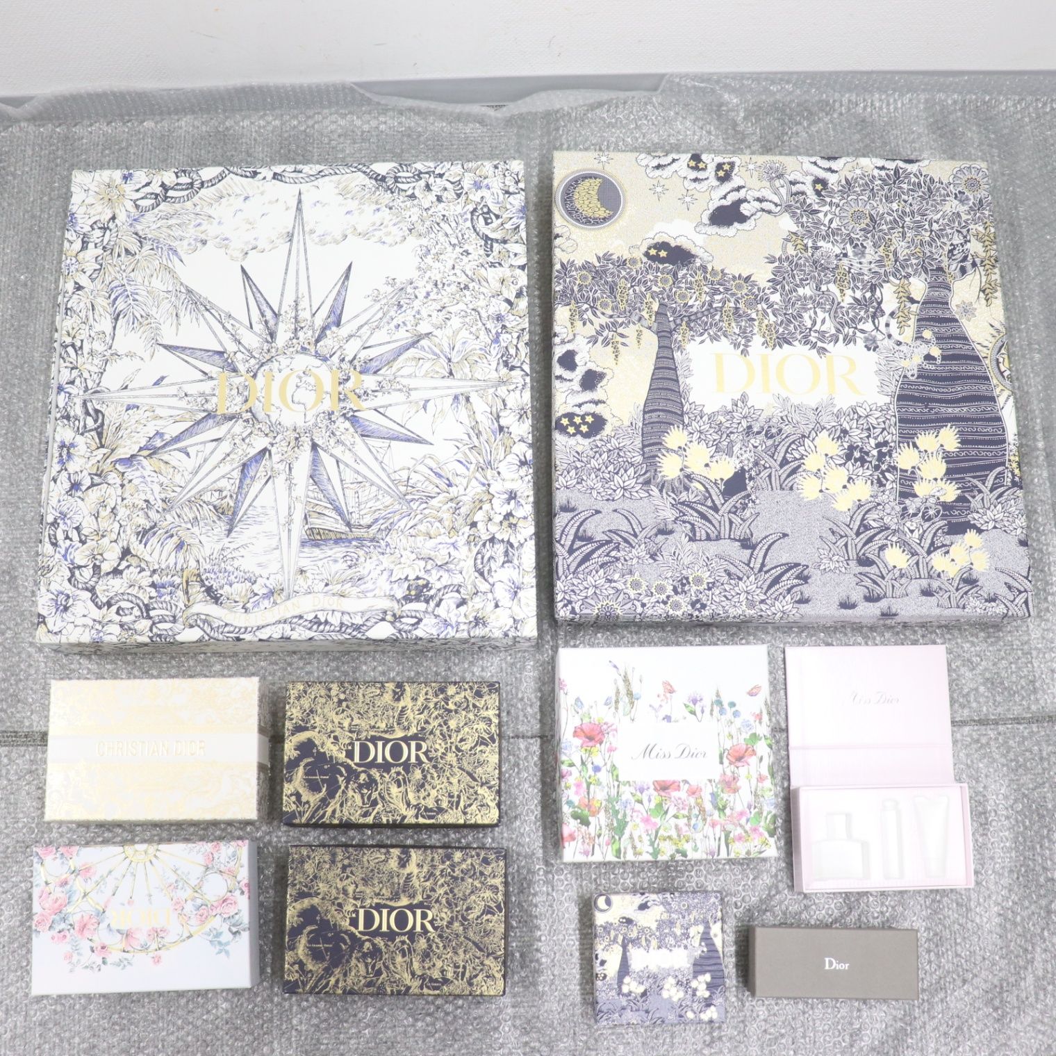 IT08HSNSLZIY Dior ディオール 純正 BOX 空き箱 24個 ショッパー 紙袋