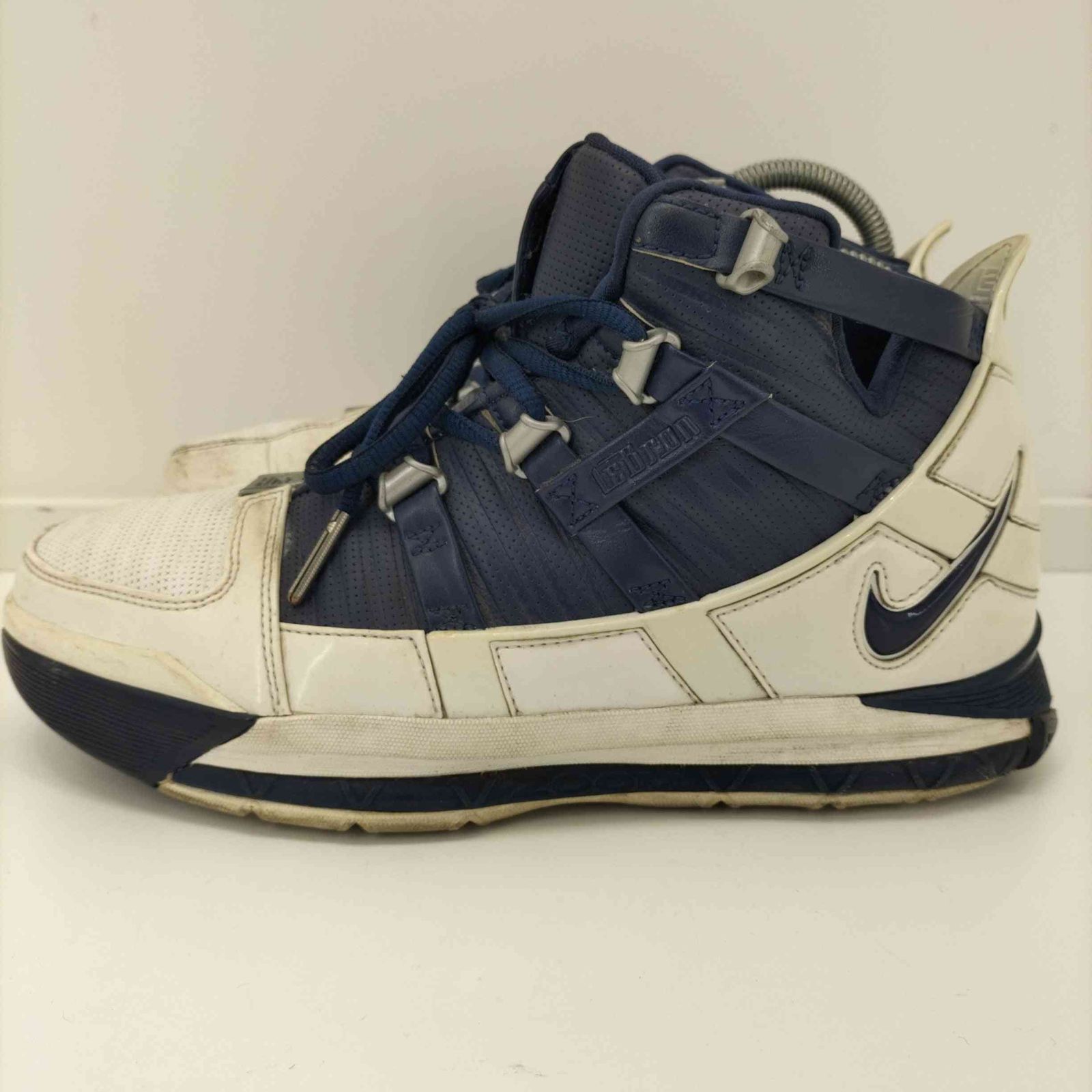 ナイキ NIKE ZOOM LEBRON 3 QS ハイカットスニーカー メンズ JPN：26