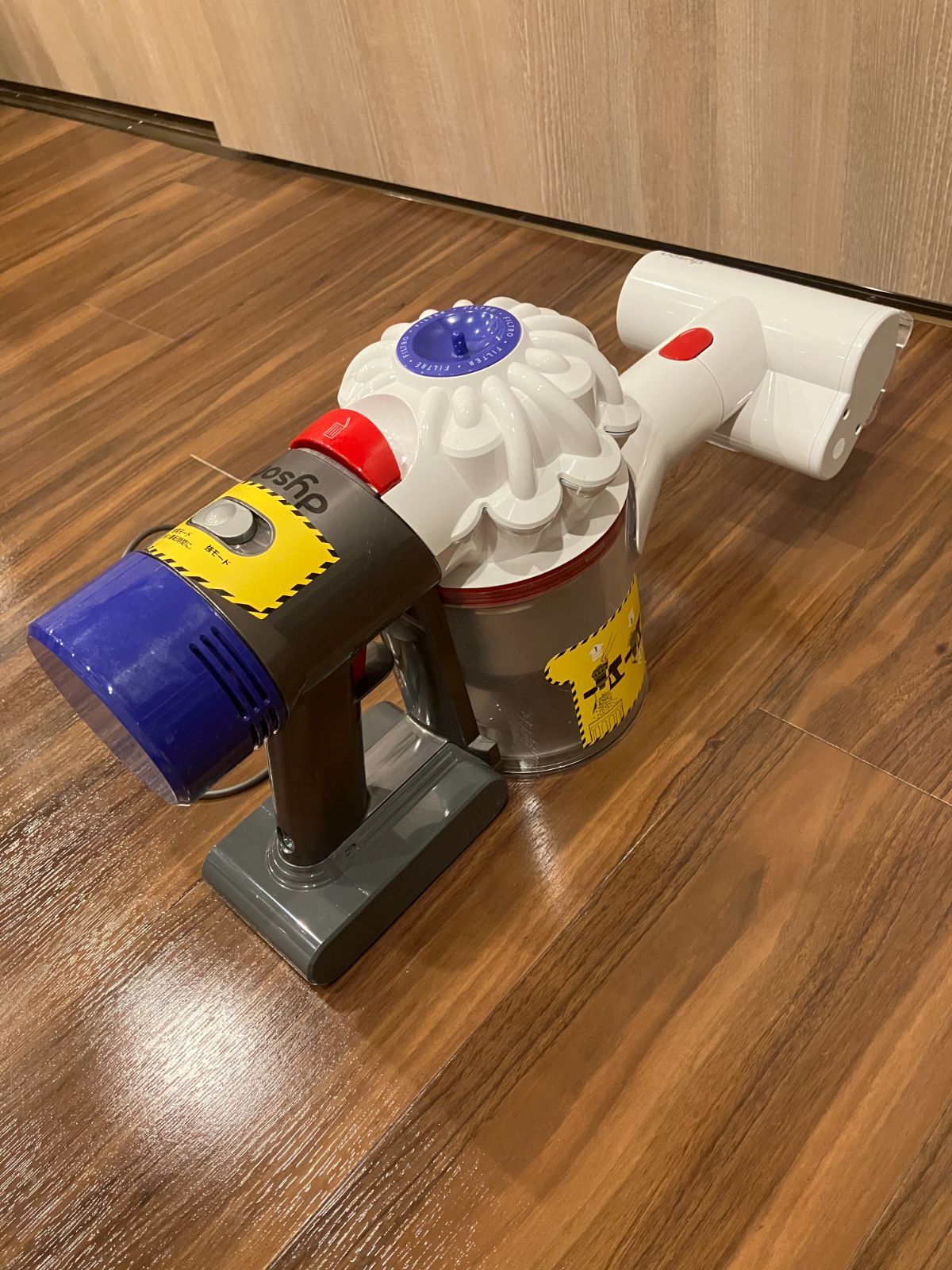 Dyson ダイソン V7 Mattress HH11COM ハンディクリーナー 型番 HH11COM 掃除機 クリーナー 強力吸引 掃除機 軽量 コンパクト 充電式 コードレス 掃除機 ふとんクリーナー ダニ対策 布団 ソファ 車内 清掃