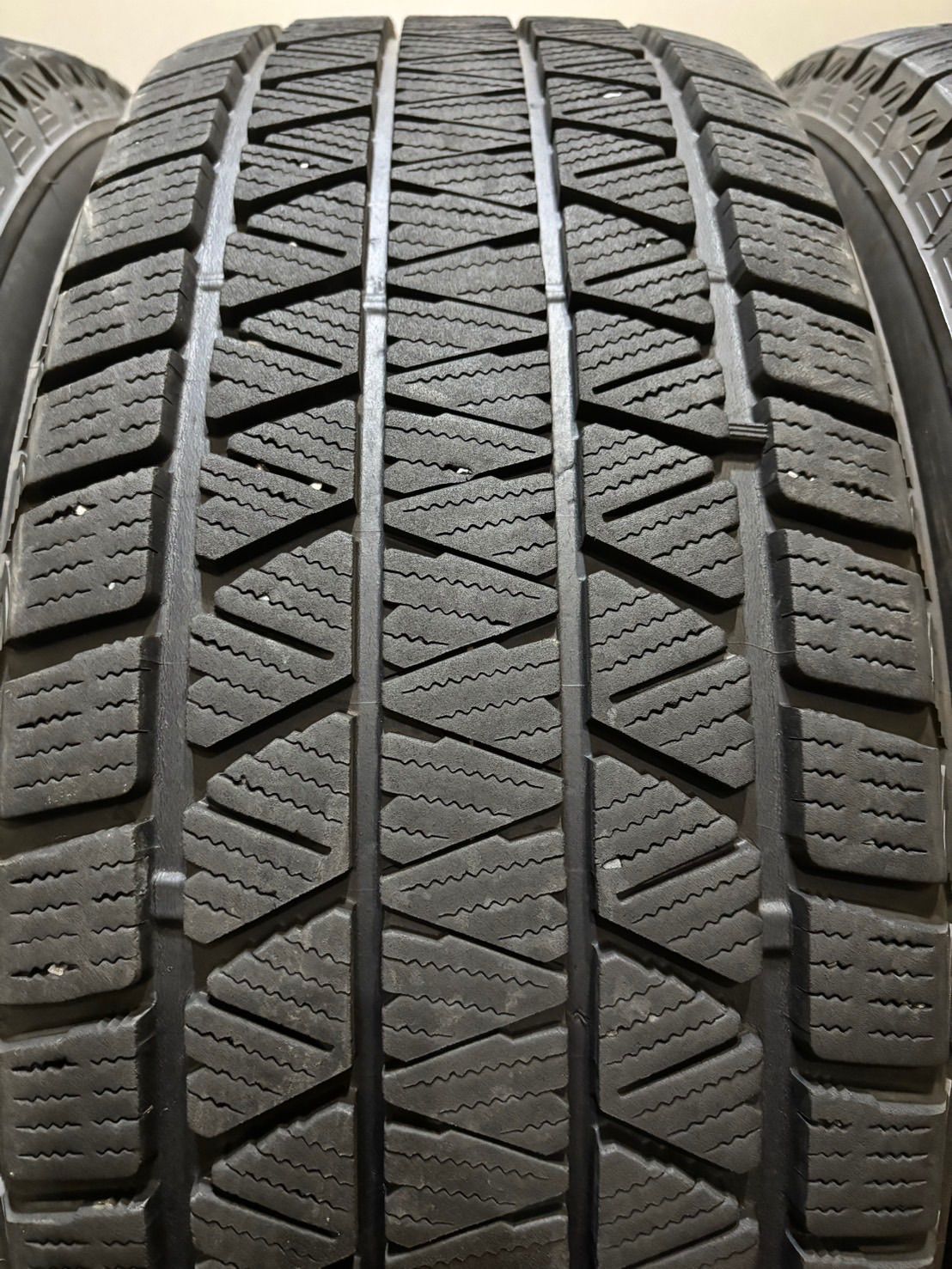 20年製 スタッドレス