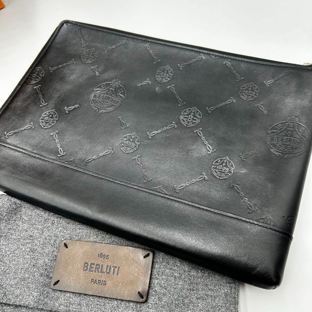 クラッチバッグ•ブラックBerltuti