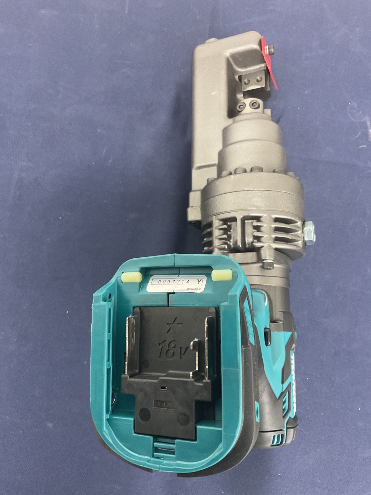 makita コードレス鉄筋カッター