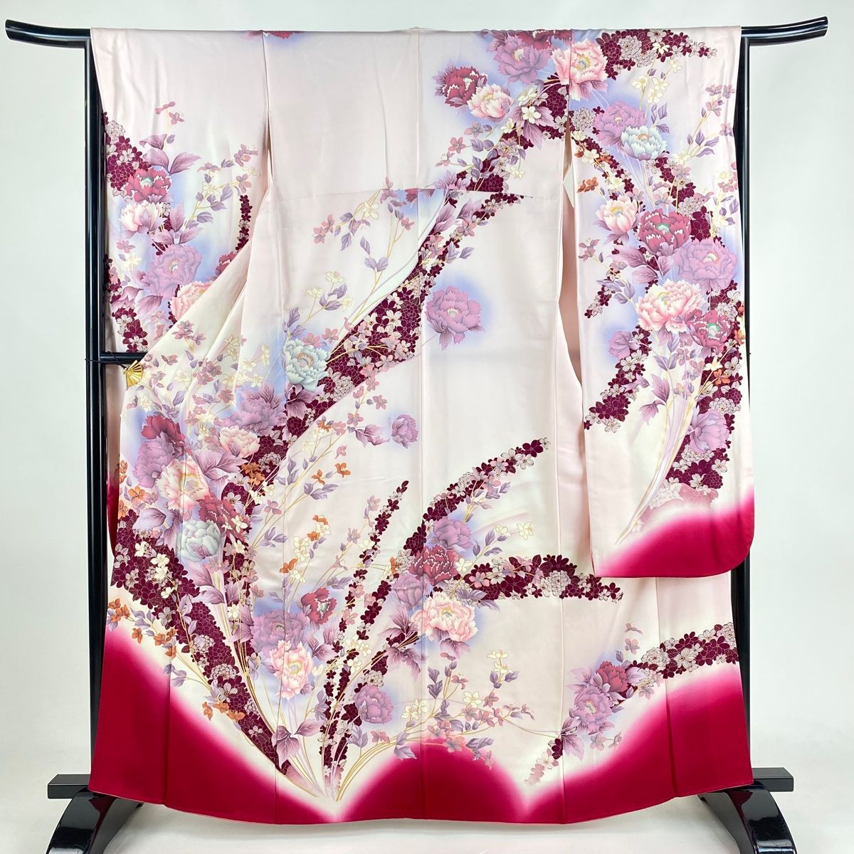 振袖 身丈163cm 裄丈64.5cm M 袷 草花 牡丹 金彩 ぼかし 薄ピンク 正絹 秀品