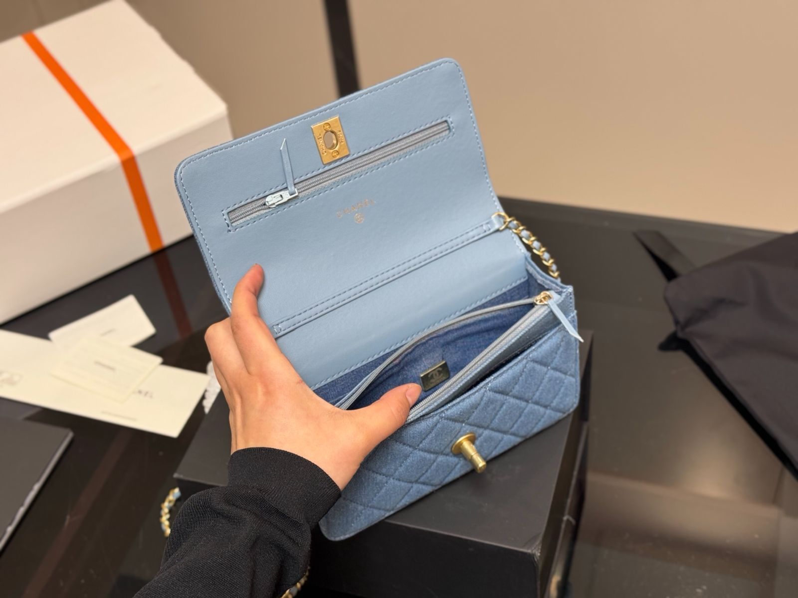 入手困難◆送料込【CHANEL】カードホル ゴールドCCメタル ブルー 今日特価】Chanel Gold Ball WOC シャネル ゴールドボール