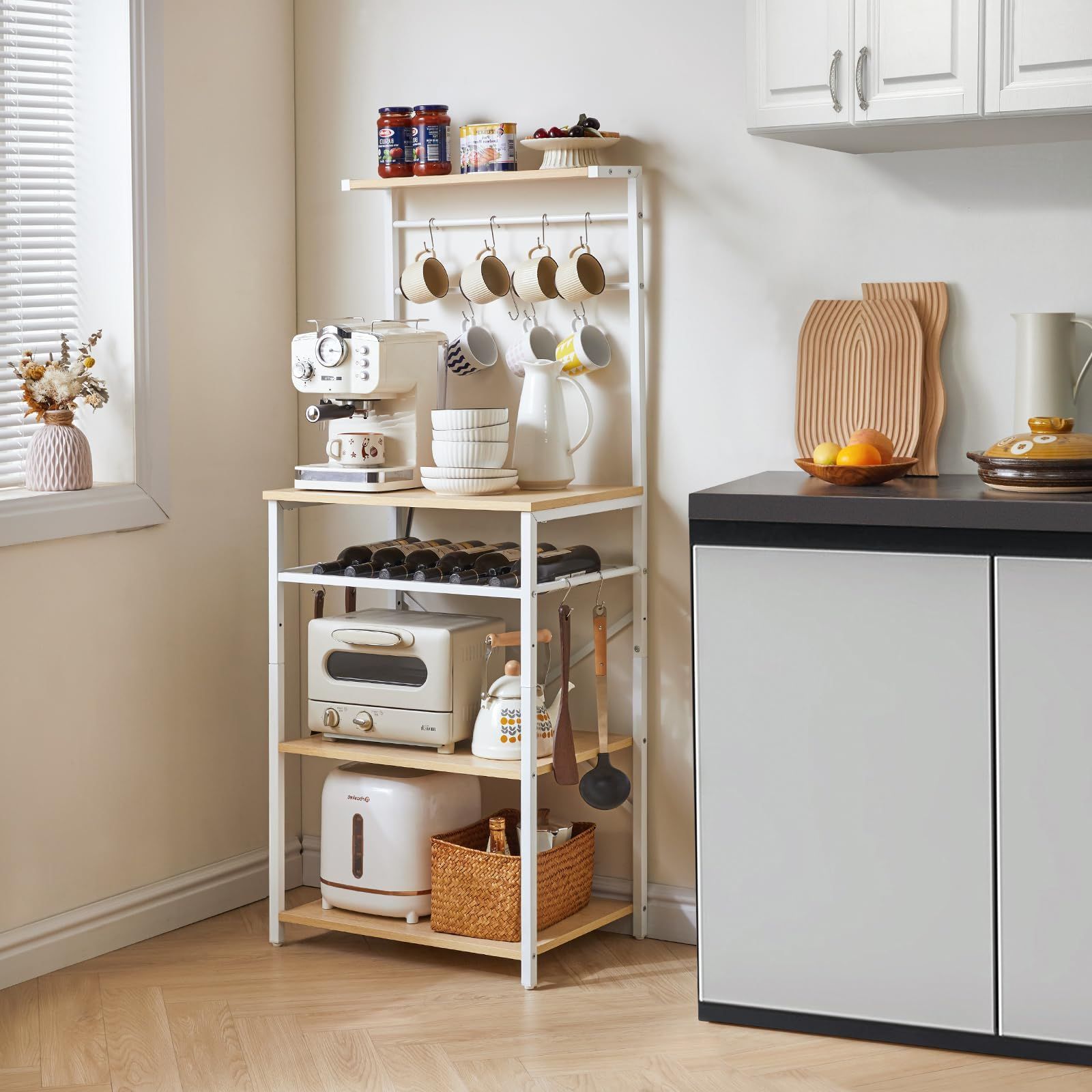 S字ラック付きの大型キッチンワゴン 大型レンジに対応したキッチンワゴン、S字ラック付き