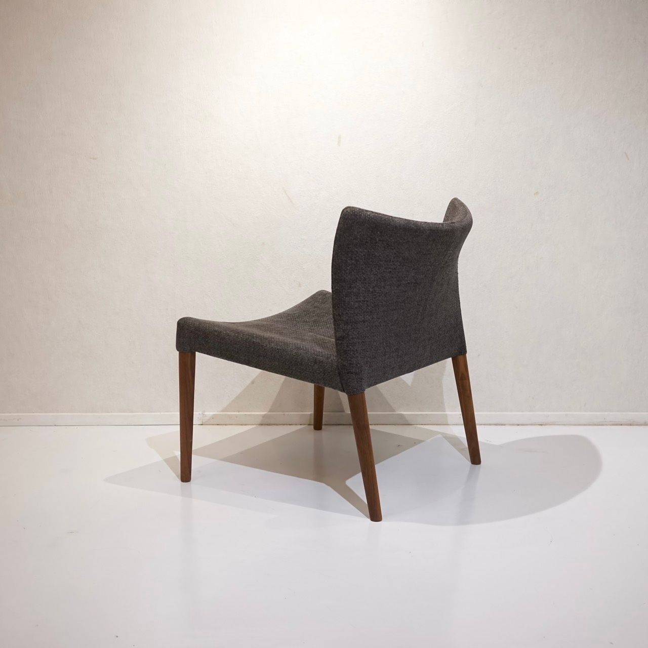 可 ジャズマスター Ritzwell リッツウェル OSCAR オスカー パーソナルチェア ラウンジチェア 椅子 チェア ファブリック ウォールナット脚 モダン ラグジュアリー 和モダン 洋風の