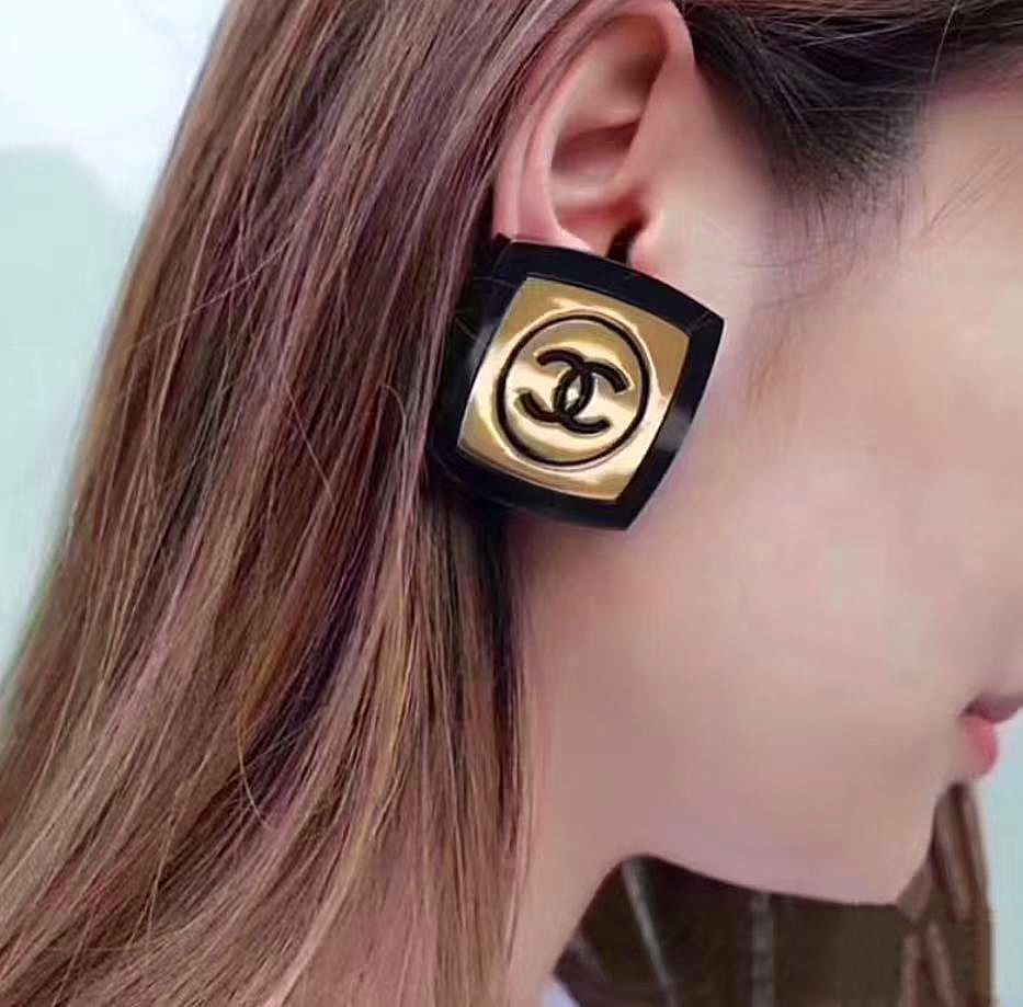 シャネル　ヴィンテージ　ココマーク　ビッグ　イヤリング　★レア物★　CHANEL CHANEL(シャネル) 70's coco mark rhinestone earrings ココ