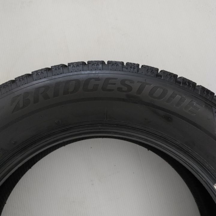 0 T 25008 スタッドレスタイヤ ブリヂストン BLIZZAK VRX 2 225 60 R 17 4本セット