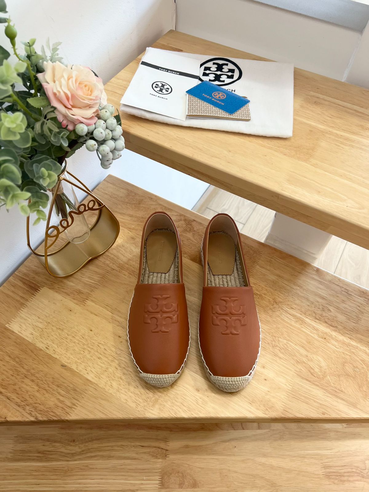 Tory Burch トリー バーチ 春夏 漁夫シューズ ブラウン 子羊革 平底 快適 通気性 レディース 夏必須アイテム
