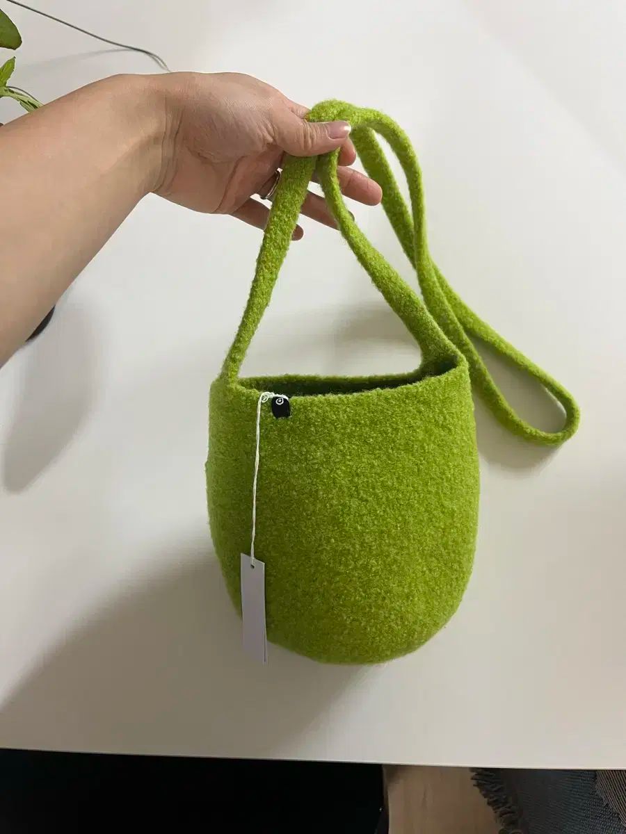 【雷市場（ポンジャン）商品韓国直送】 cecilie telle Ball Bag フェルトバッグ