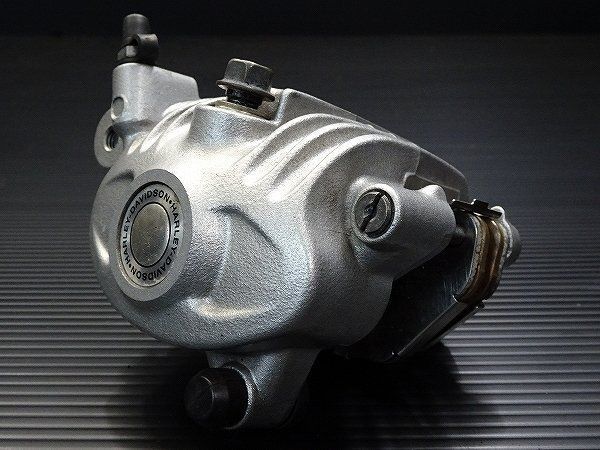 分解洗浄済 ♪ ハーレー スポーツスター XL883L-I 純正 フロントブレーキキャリパー ♪ HD-AB-007