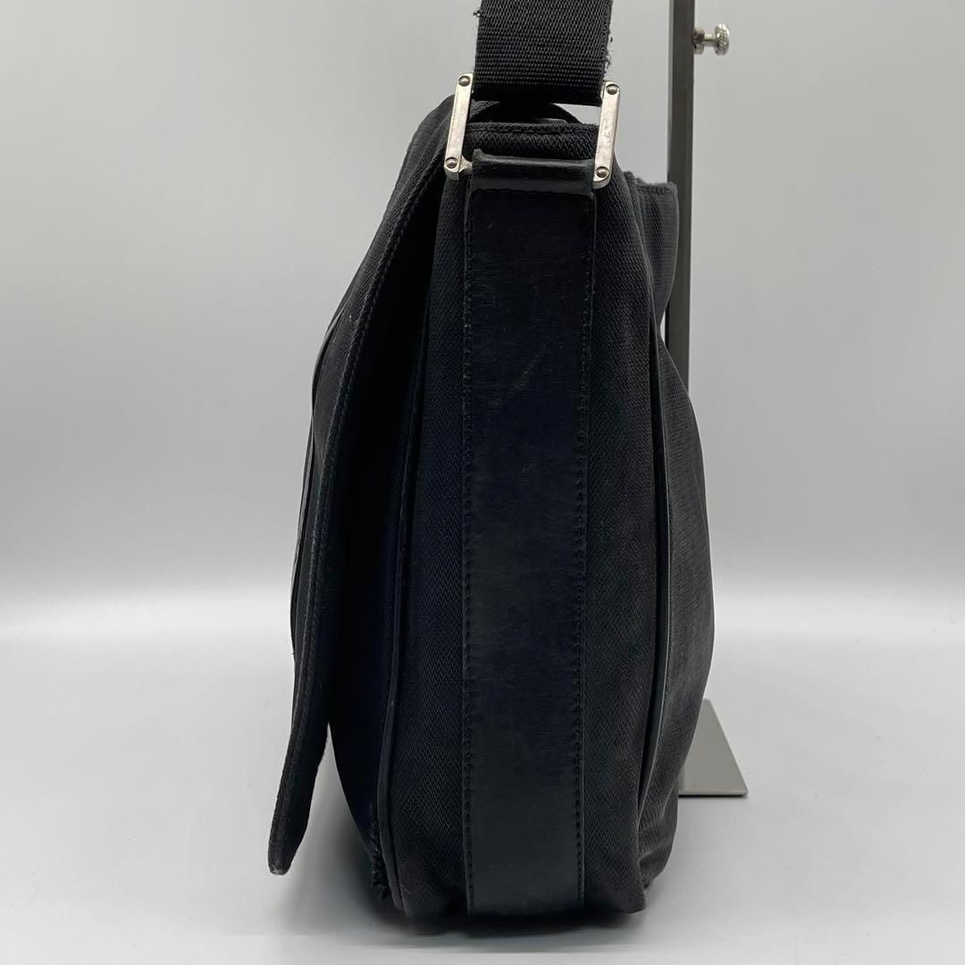ショルダーバッグ 黒色