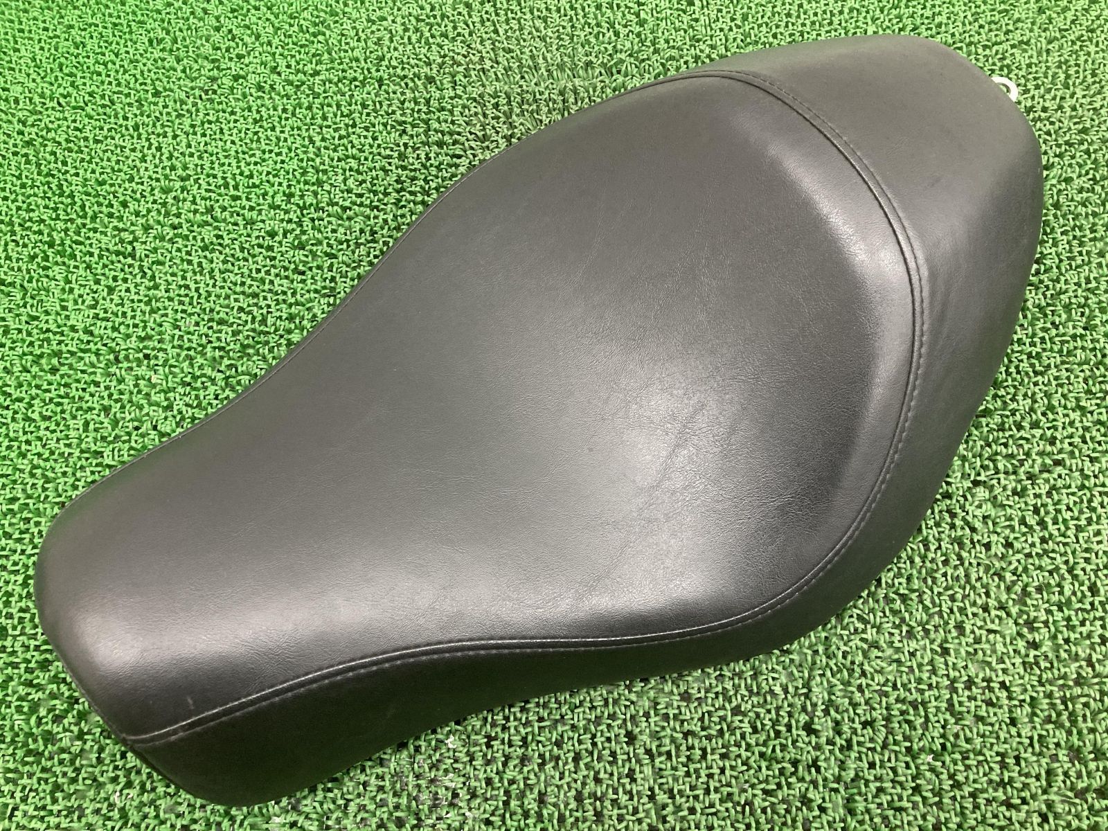 ハヤブサ タンデムシート 15H スズキ 純正 バイク 部品 スズキ GSX1300Rハヤブサ タンデムシート 15H 純正 中古 バイク
